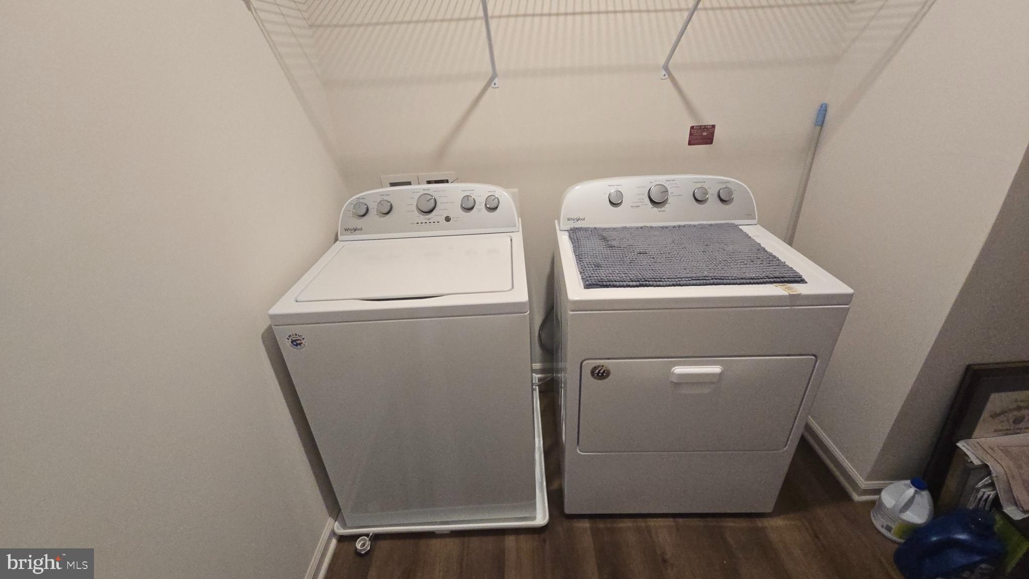 MCGINNIS POINT - Residential