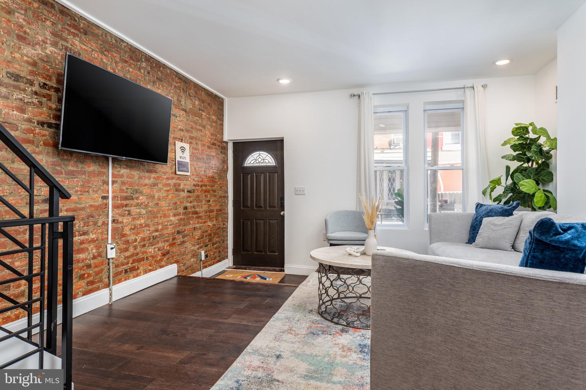 1540 N HOLLYWOOD STREET