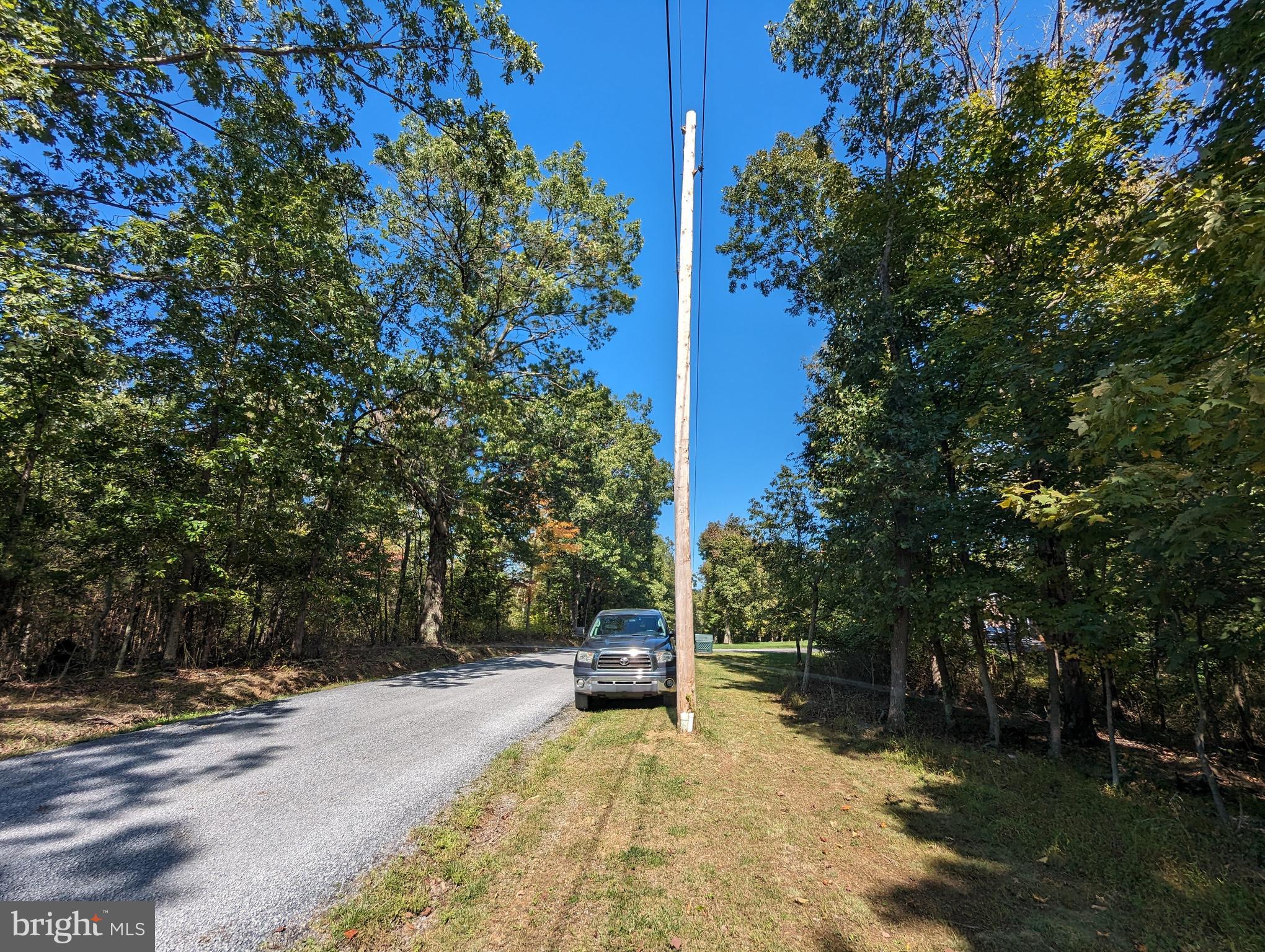 TWIN LAKES EAST - Land