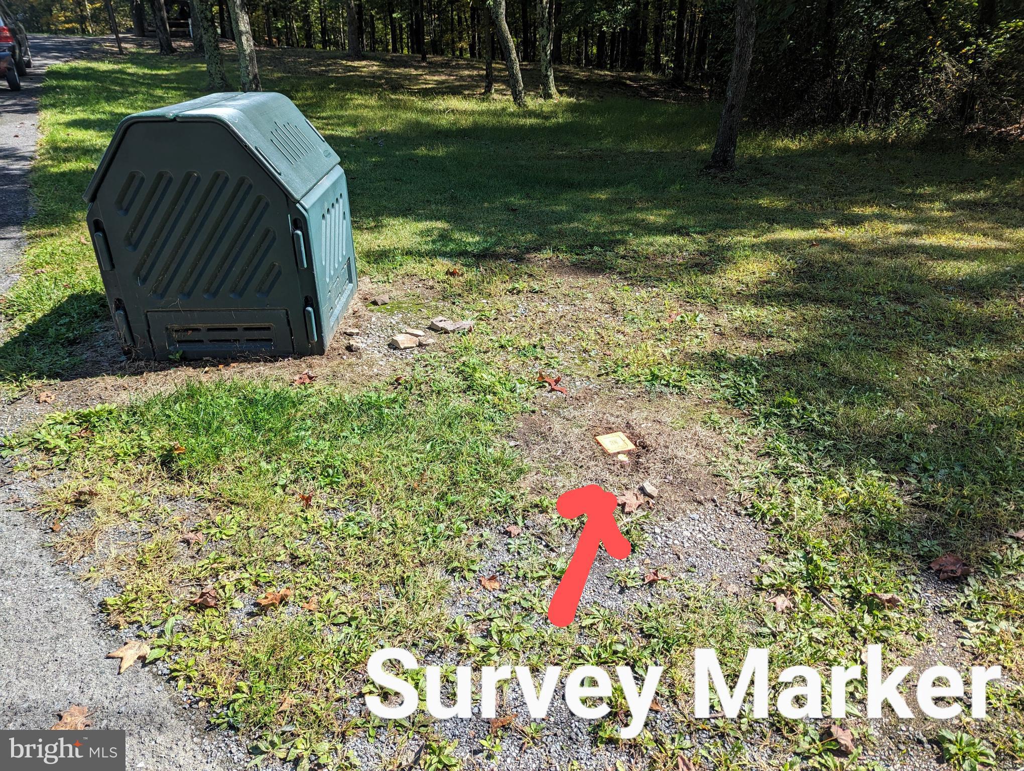 TWIN LAKES EAST - Land