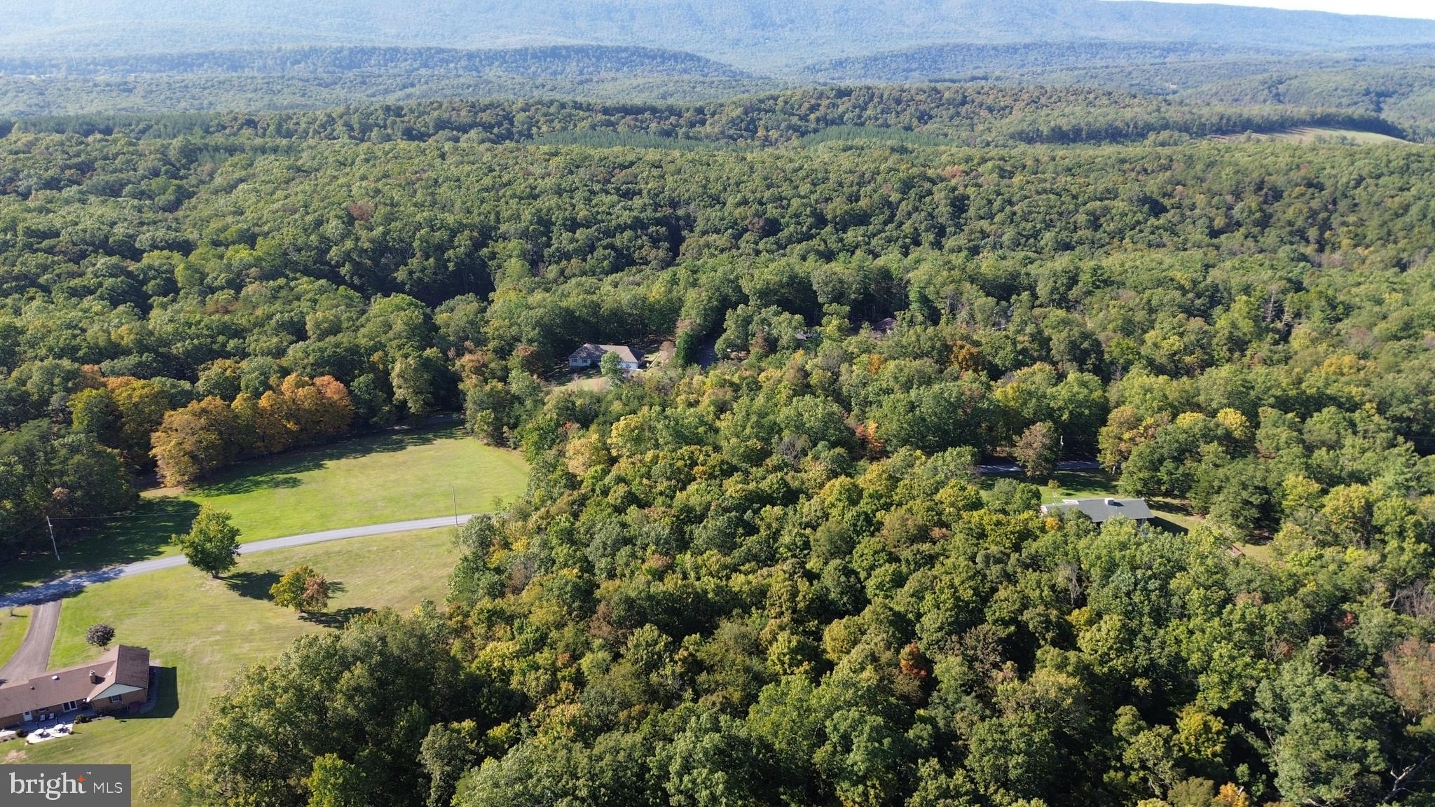 TWIN LAKES EAST - Land