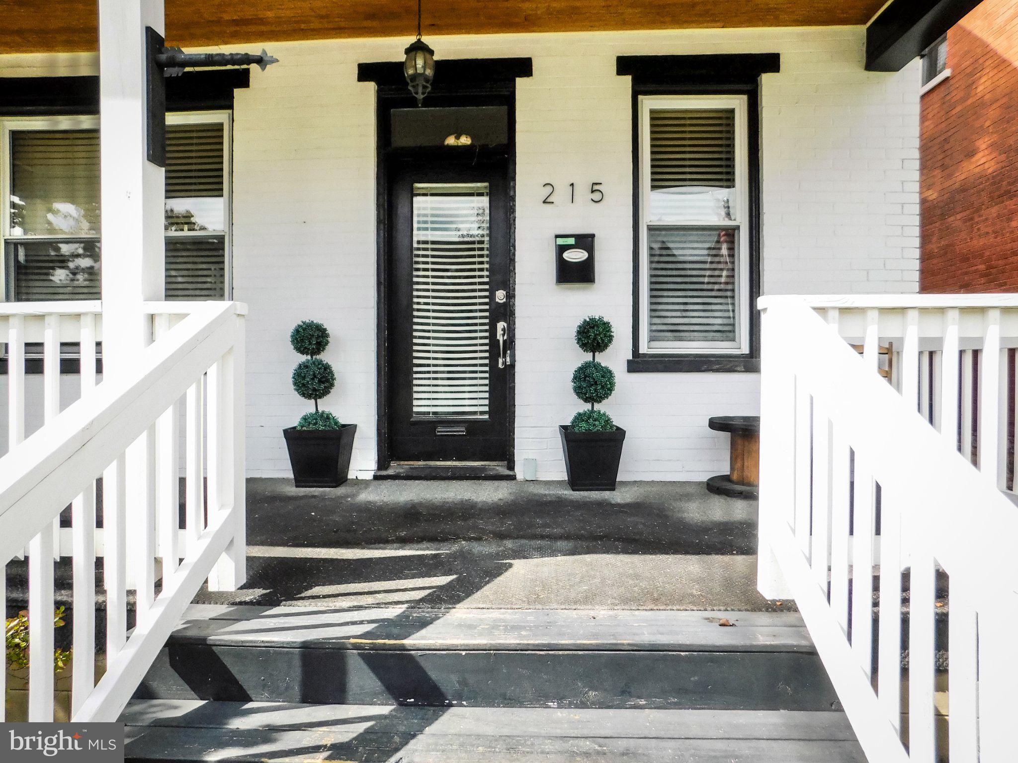215 N 11TH AVENUE
