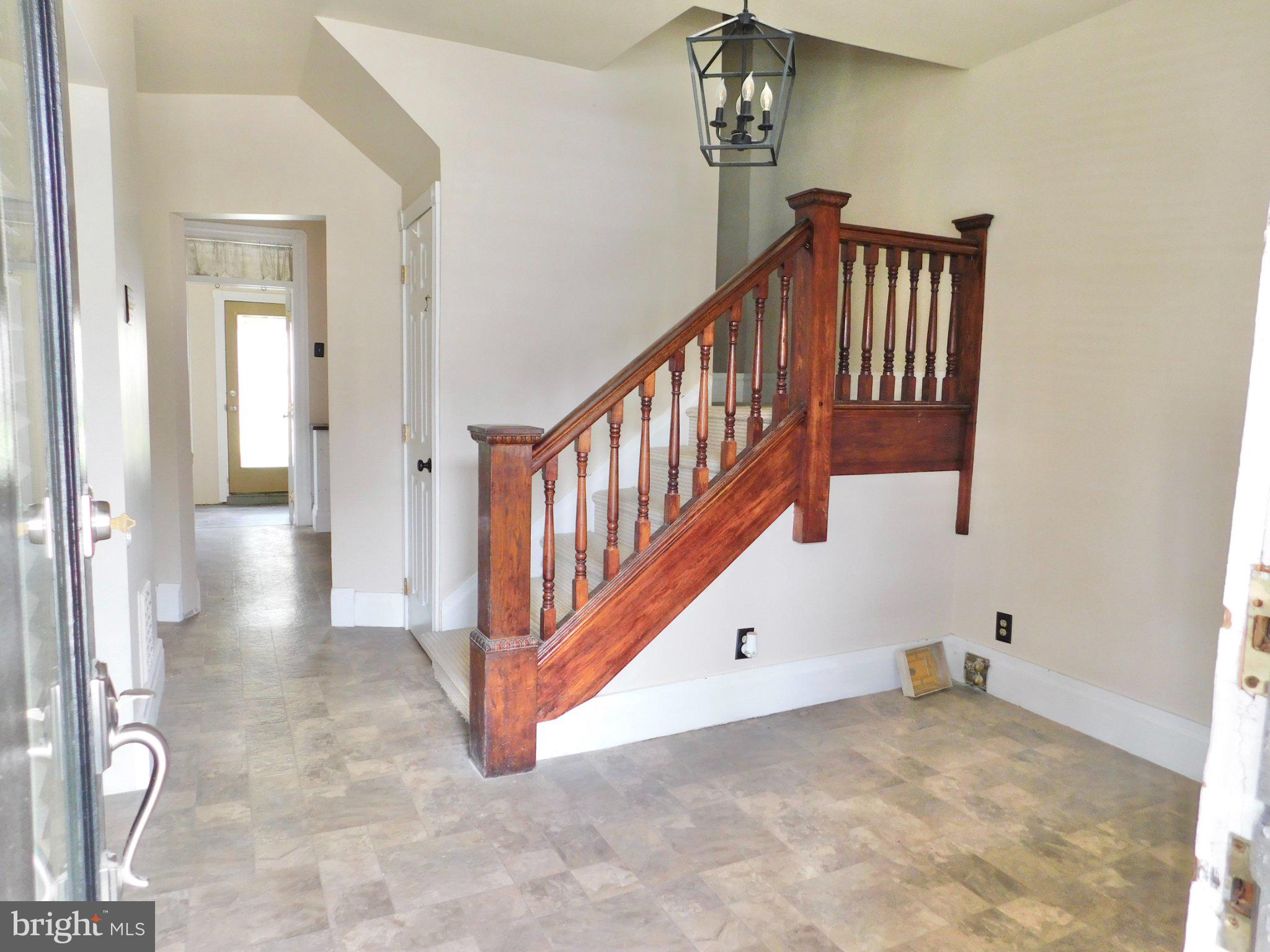 215 N 11TH AVENUE