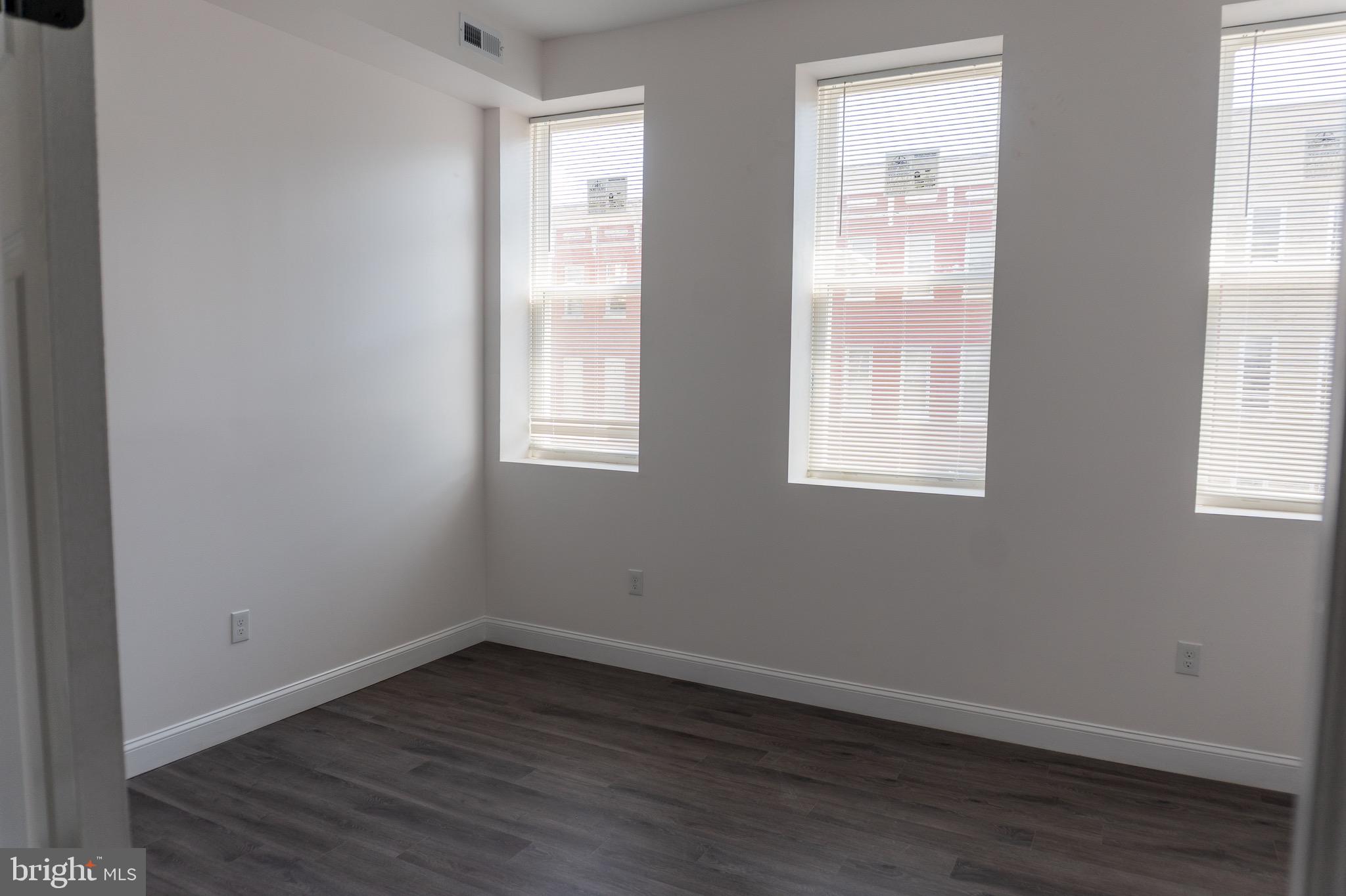 MIDTOWN EDMONDSON - Residential Lease