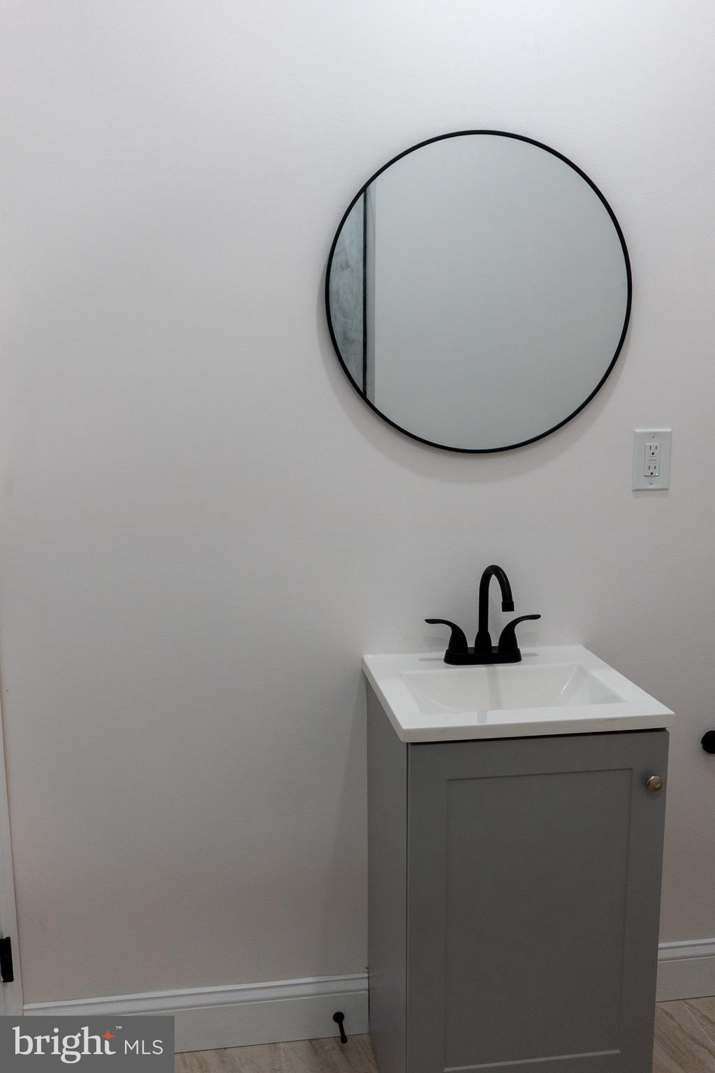 MIDTOWN EDMONDSON - Residential Lease