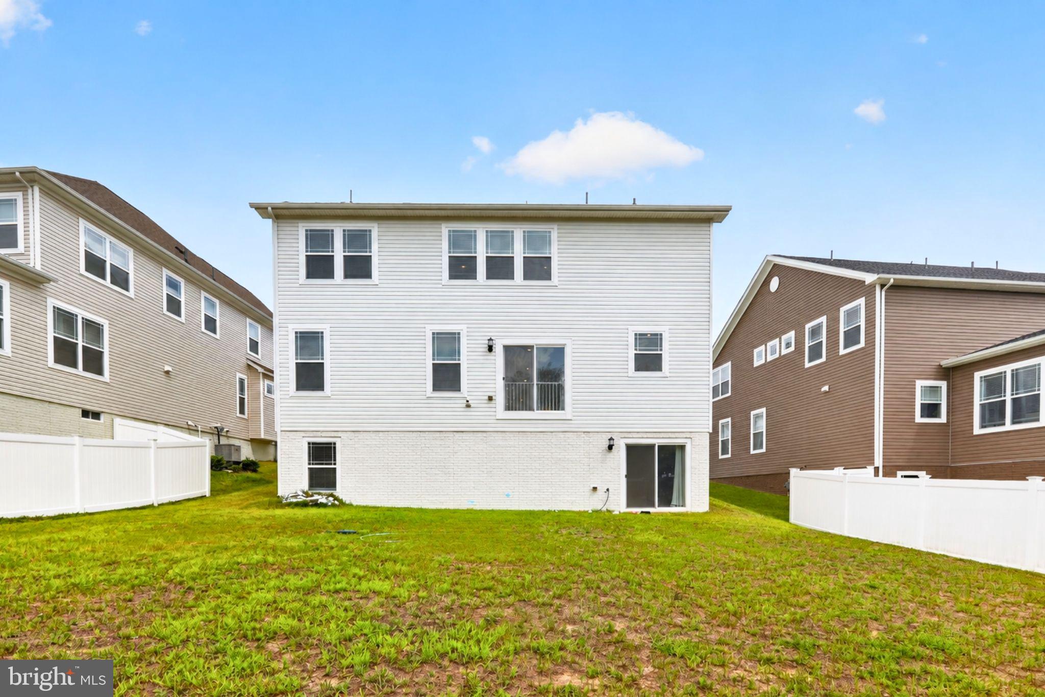 4294 SHAKESPEARE CIRCLE