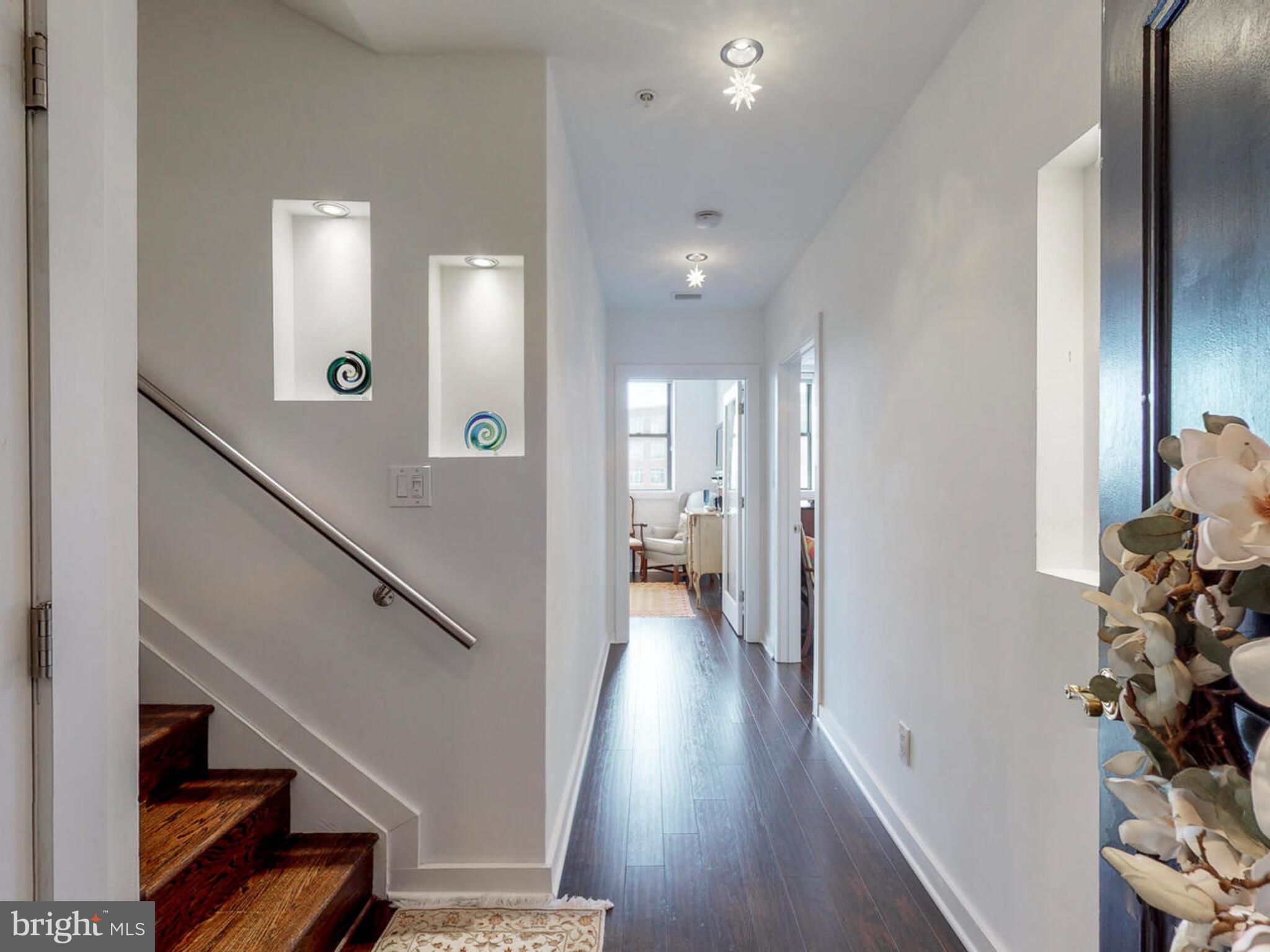 HENDERSON'S WHARF - Residential