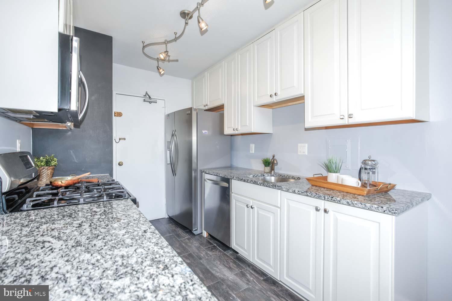 LANCASTER - Residential