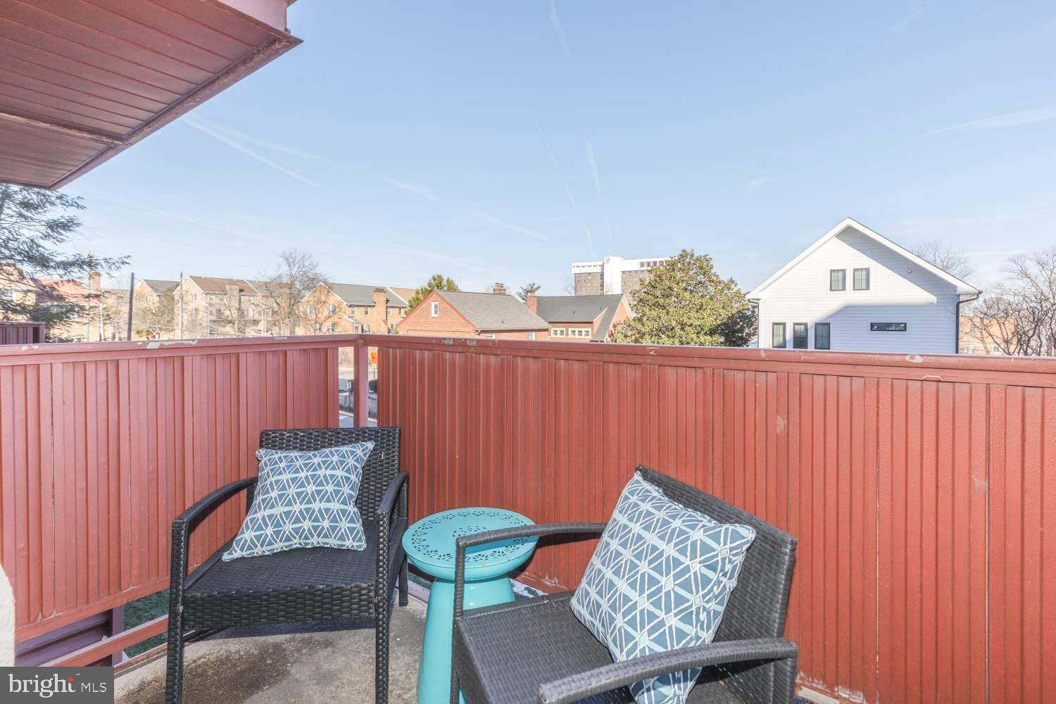 LANCASTER - Residential