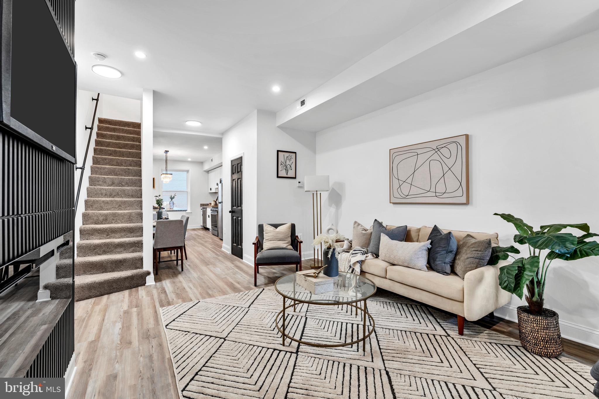 ELWOOD PARK - Residential