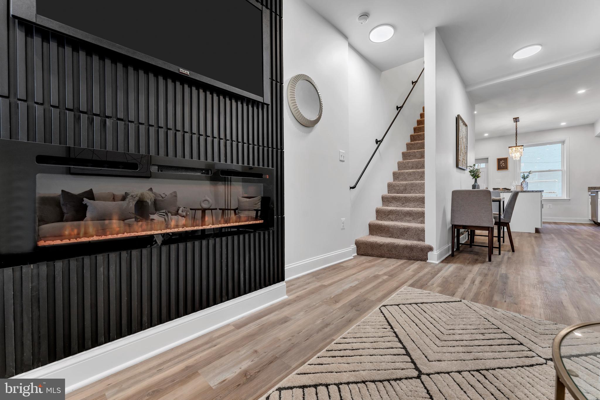 ELWOOD PARK - Residential