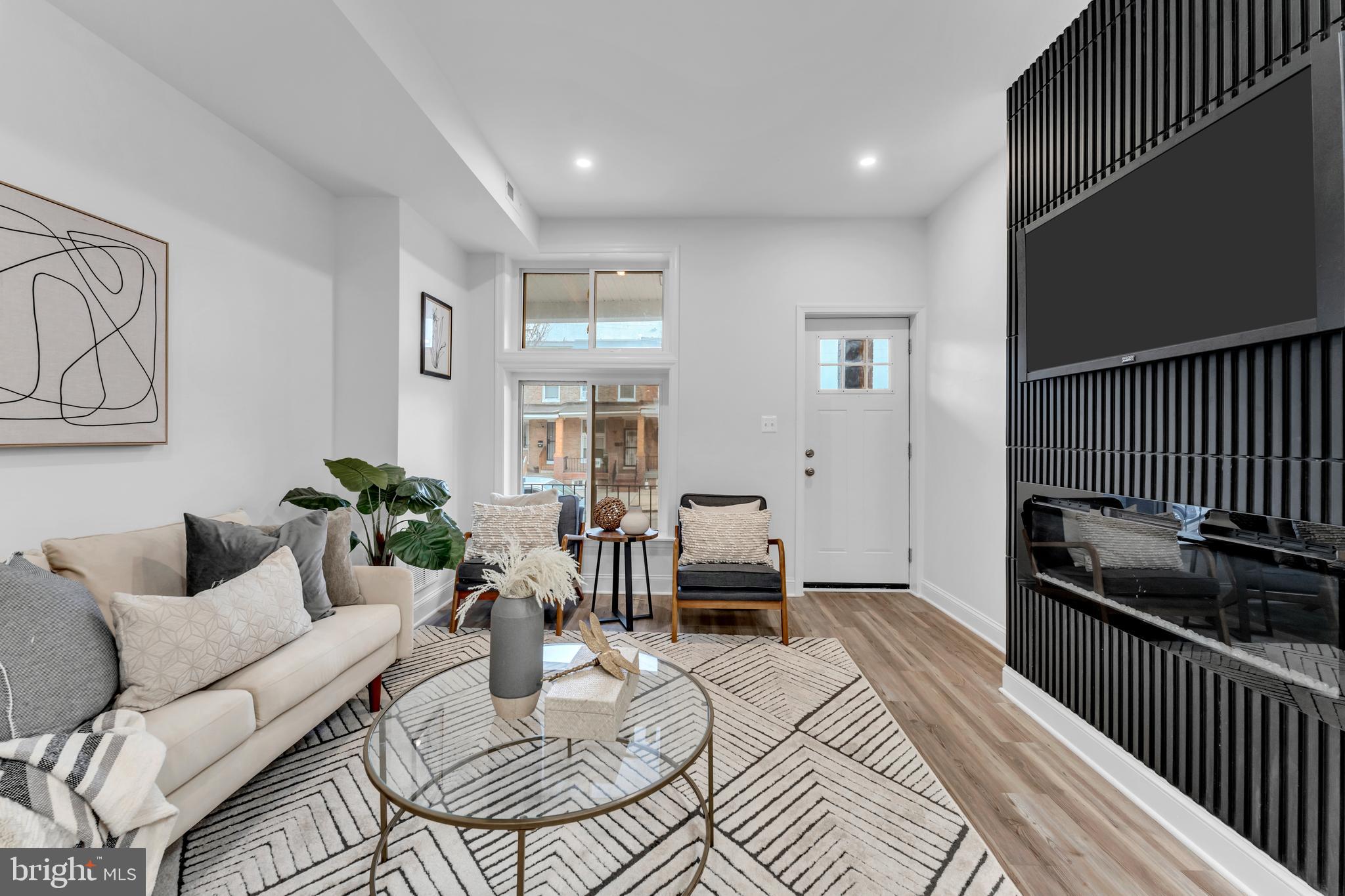 ELWOOD PARK - Residential