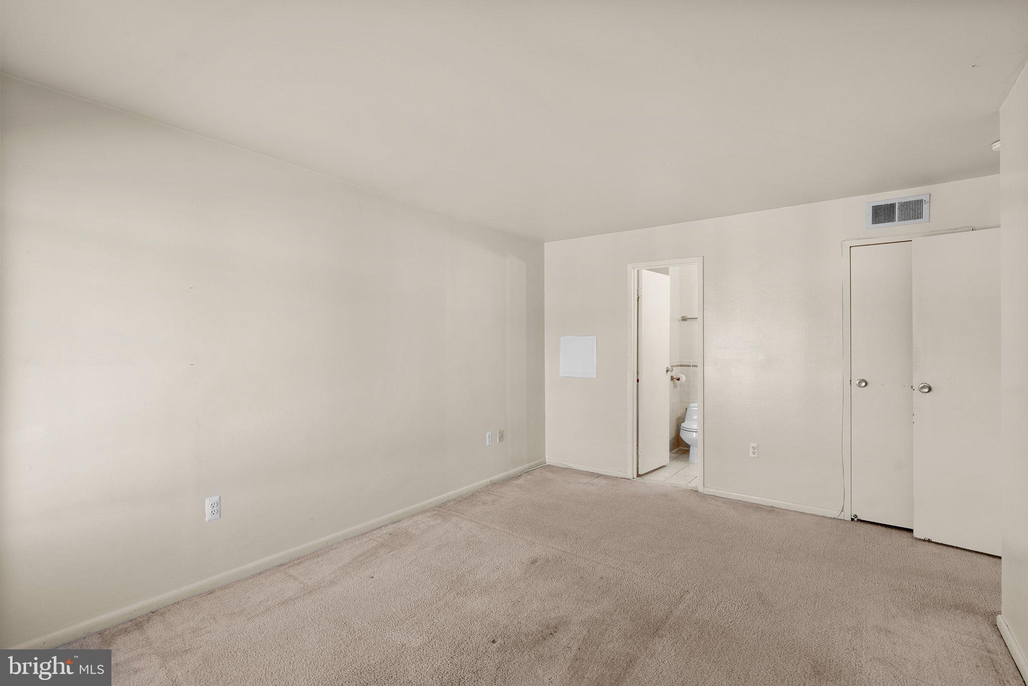 HUNTING RIDGE CONDOMINIUM - Residential