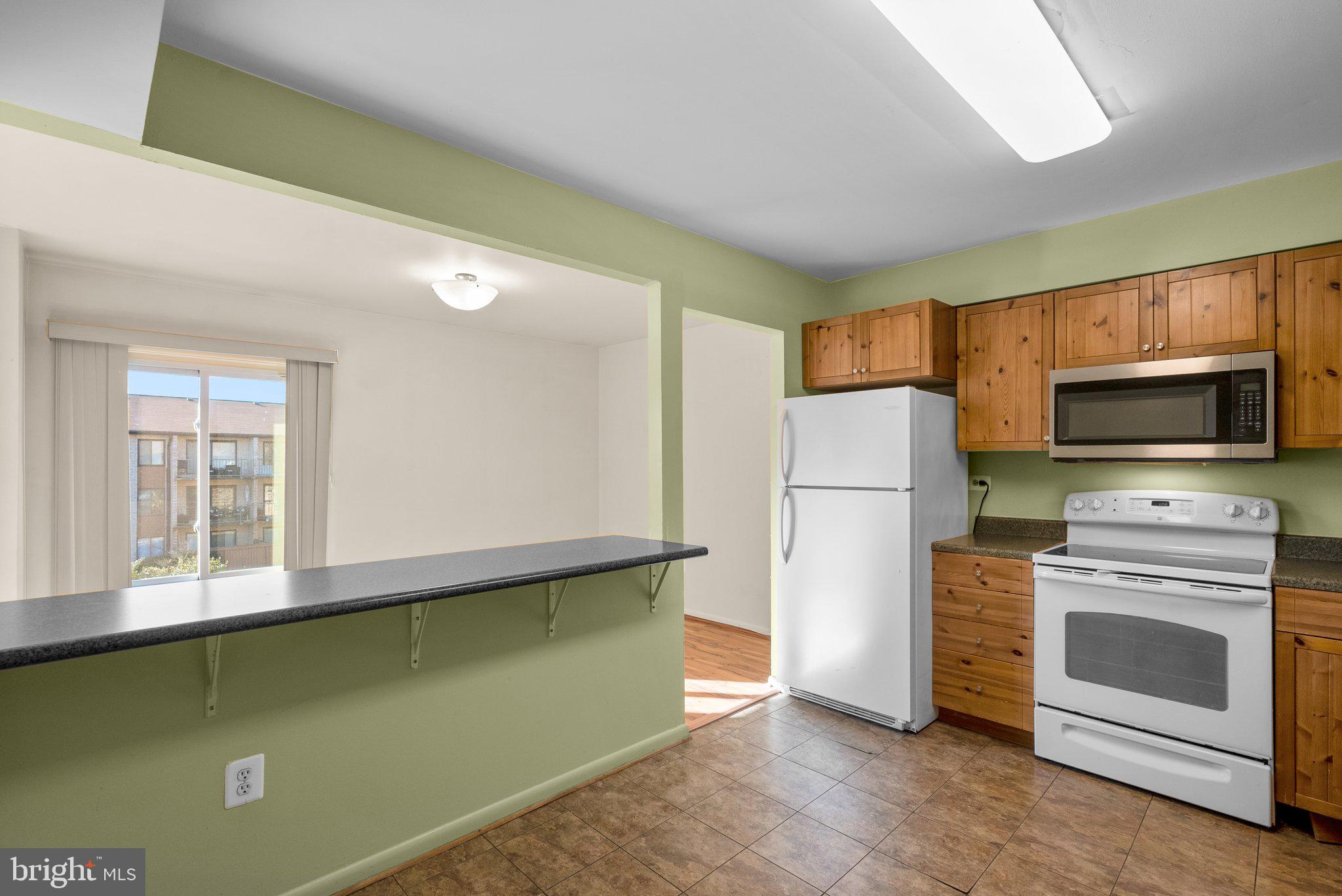 HUNTING RIDGE CONDOMINIUM - Residential