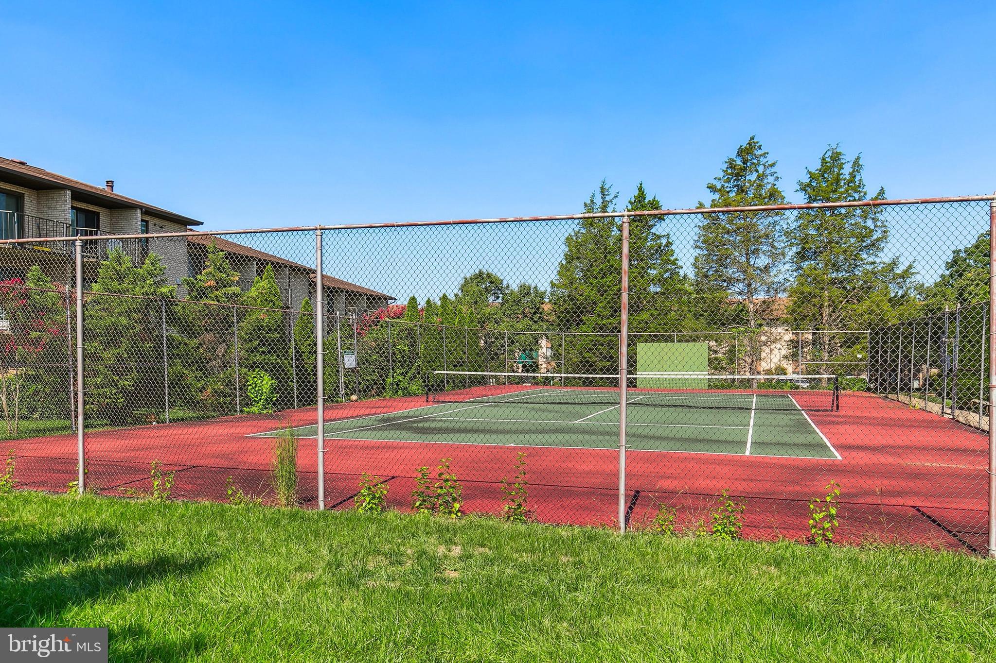 HUNTING RIDGE CONDOMINIUM - Residential