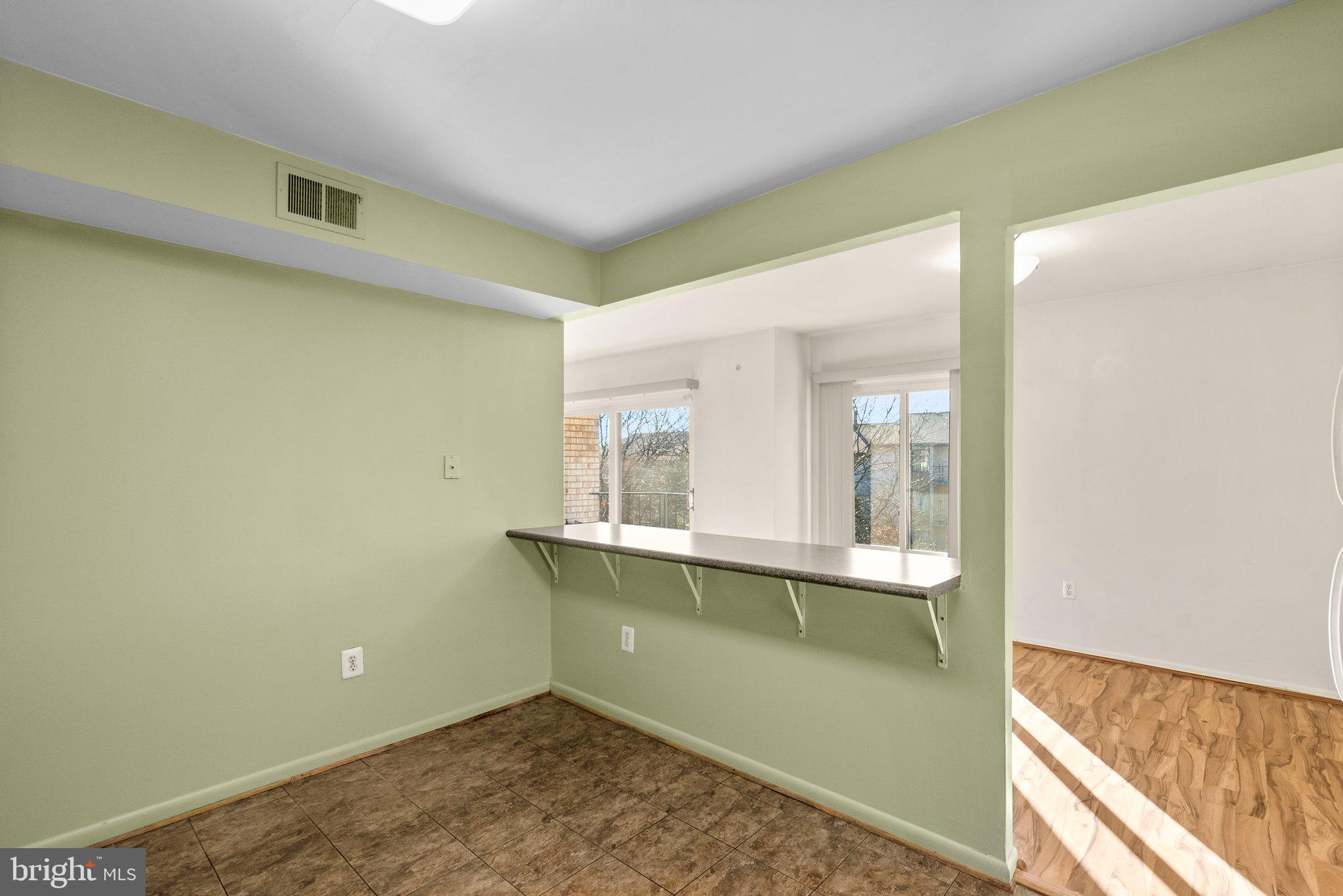 HUNTING RIDGE CONDOMINIUM - Residential