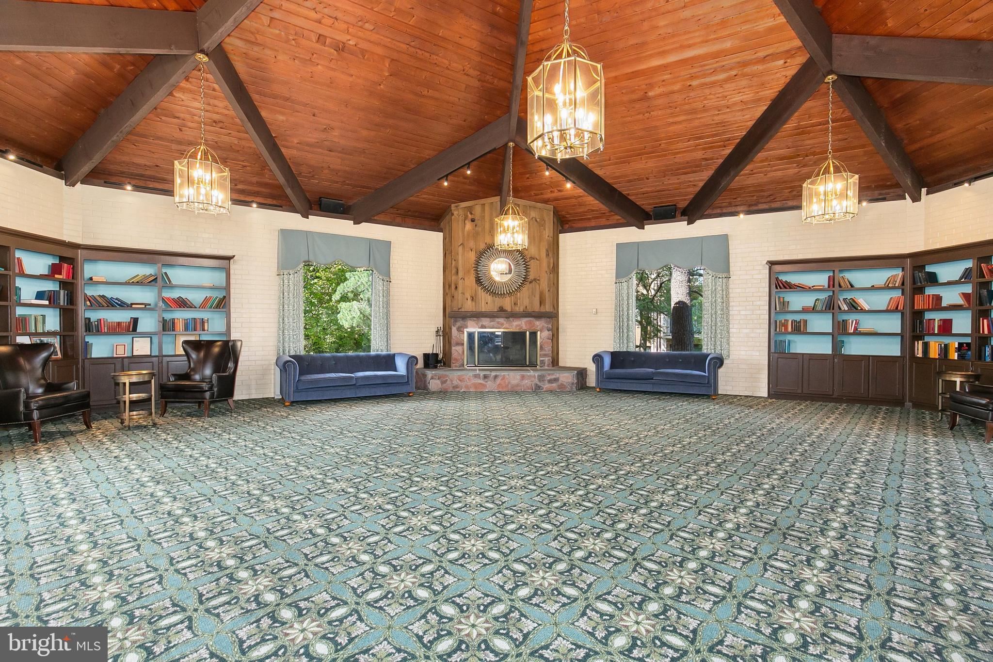 HUNTING RIDGE CONDOMINIUM - Residential