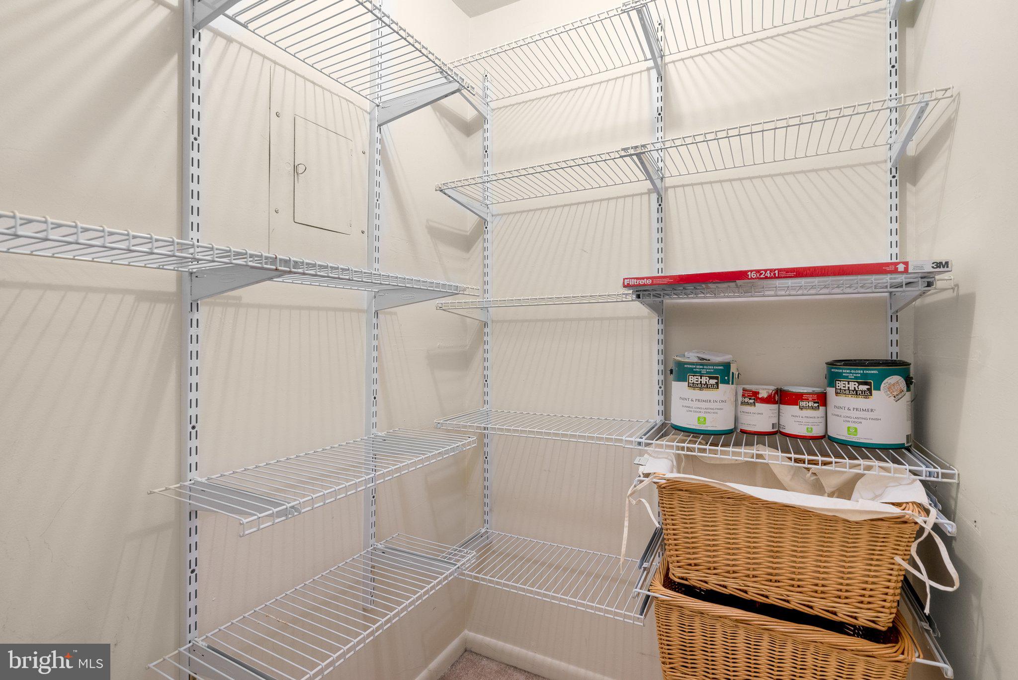 HUNTING RIDGE CONDOMINIUM - Residential