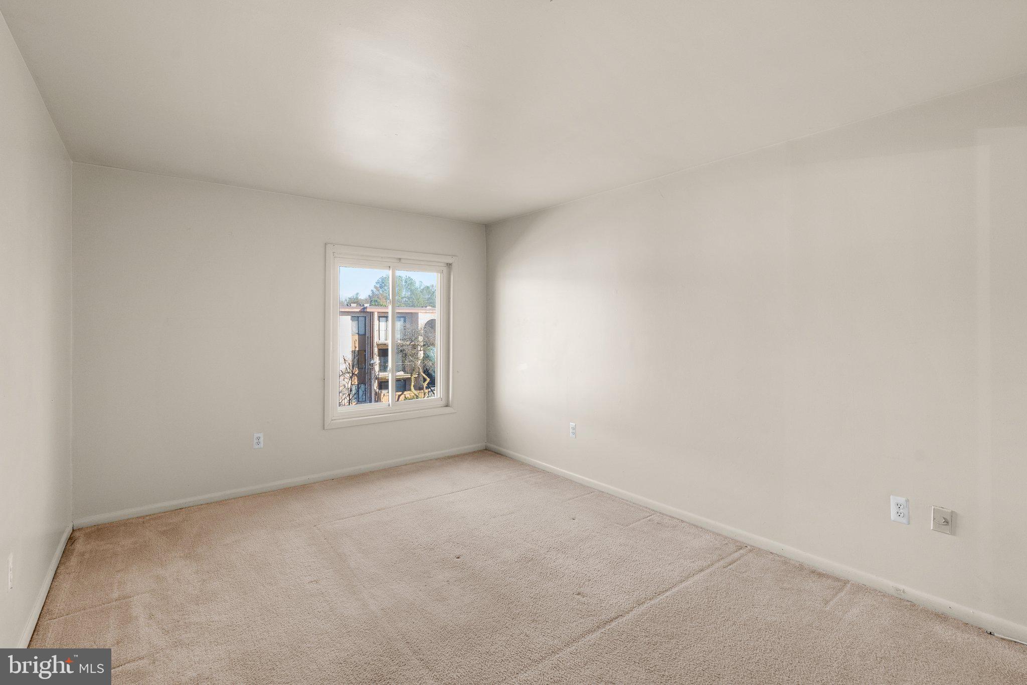 HUNTING RIDGE CONDOMINIUM - Residential