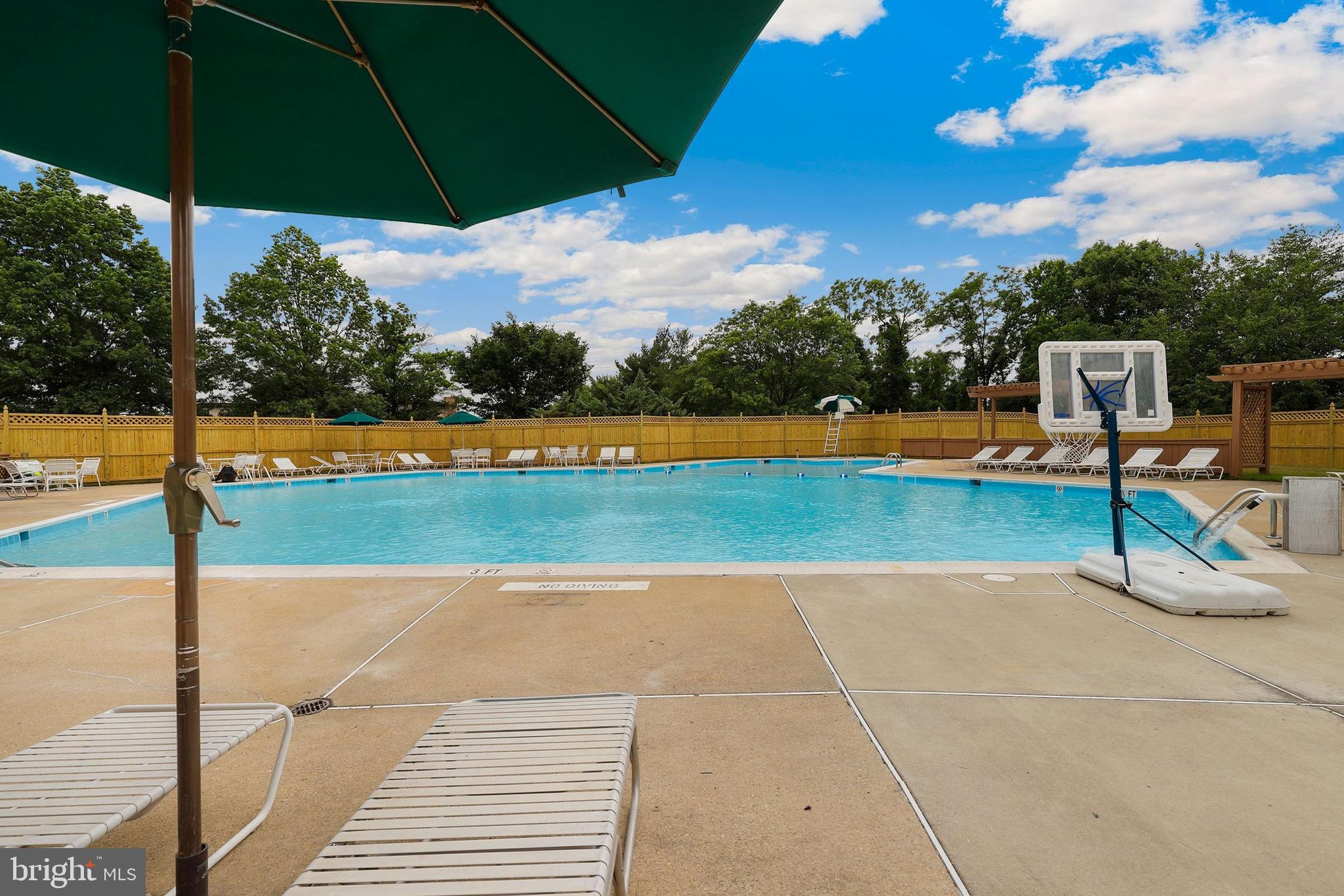 HUNTING RIDGE CONDOMINIUM - Residential