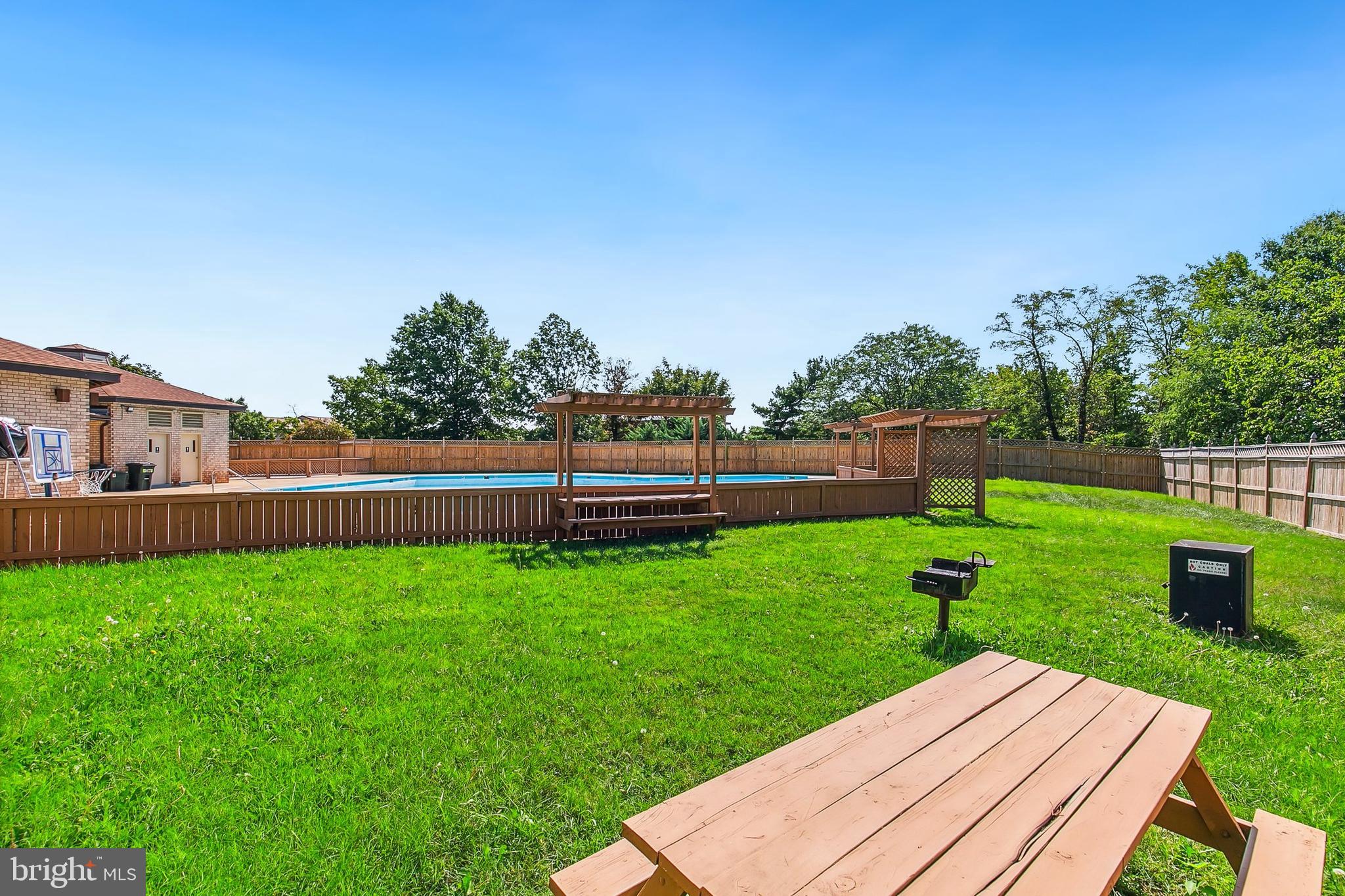 HUNTING RIDGE CONDOMINIUM - Residential