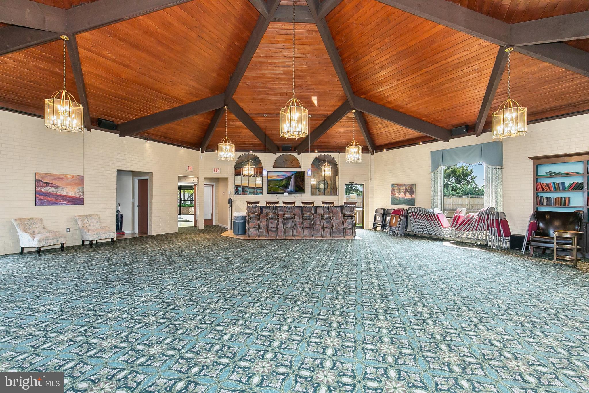 HUNTING RIDGE CONDOMINIUM - Residential