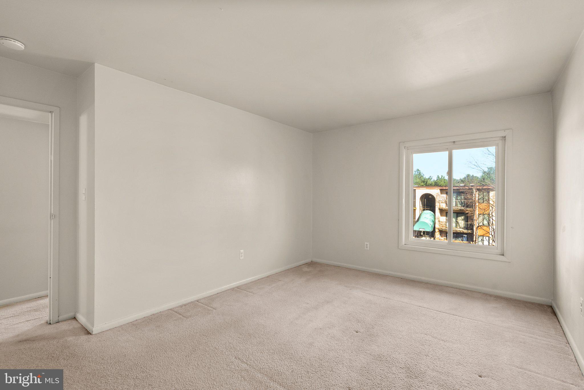 HUNTING RIDGE CONDOMINIUM - Residential