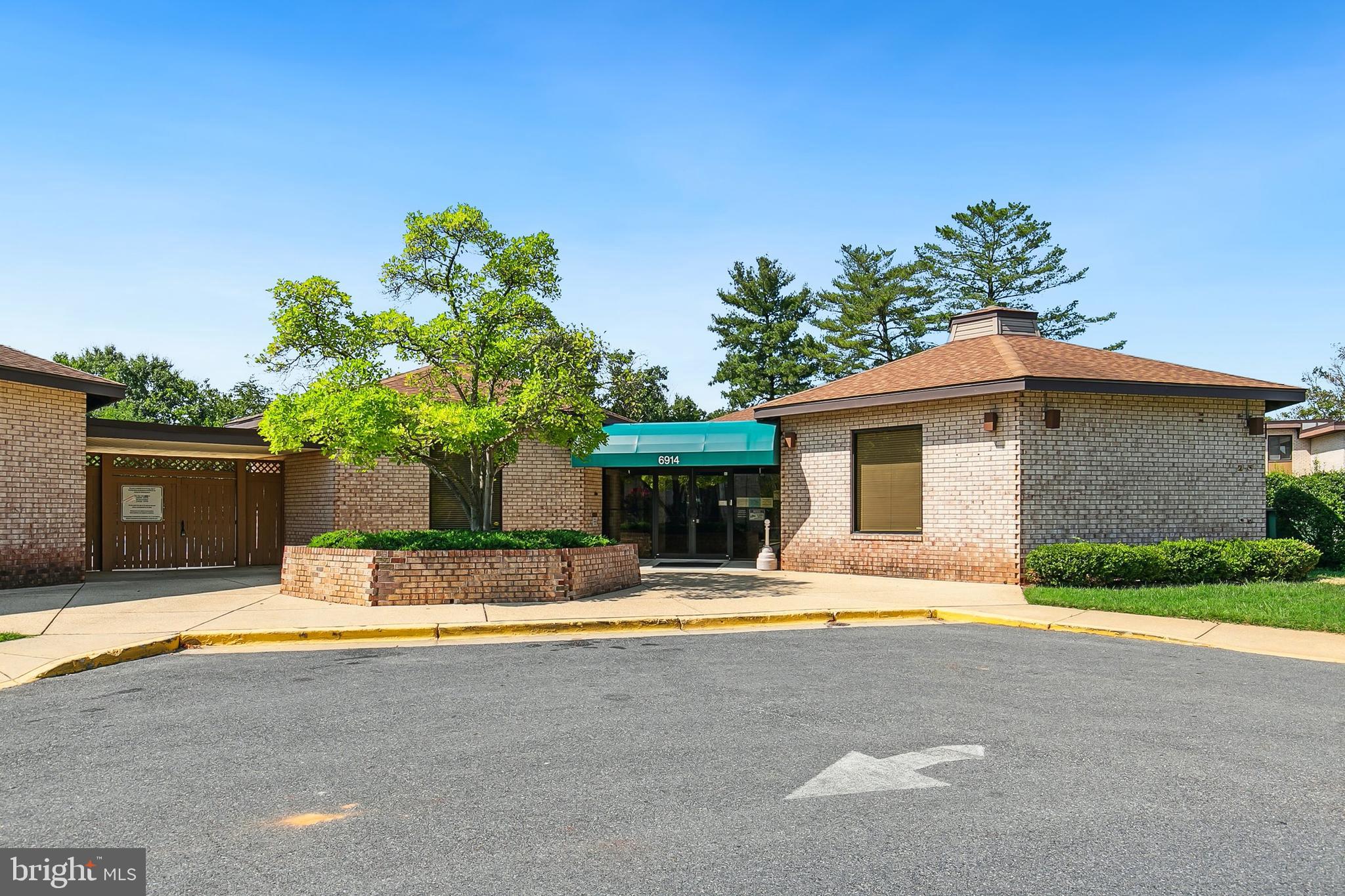 HUNTING RIDGE CONDOMINIUM - Residential