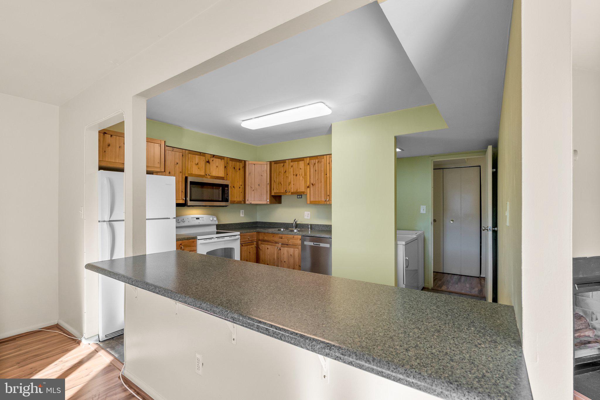 HUNTING RIDGE CONDOMINIUM - Residential