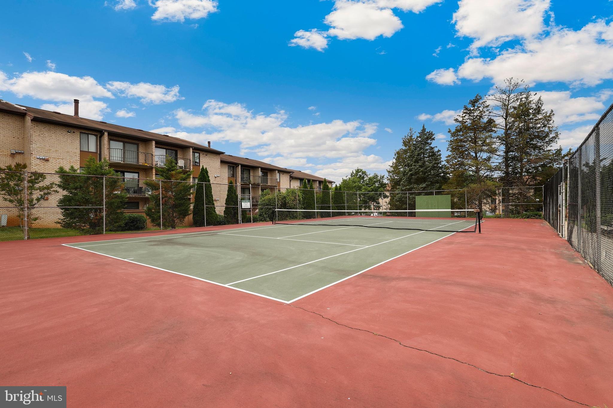 HUNTING RIDGE CONDOMINIUM - Residential