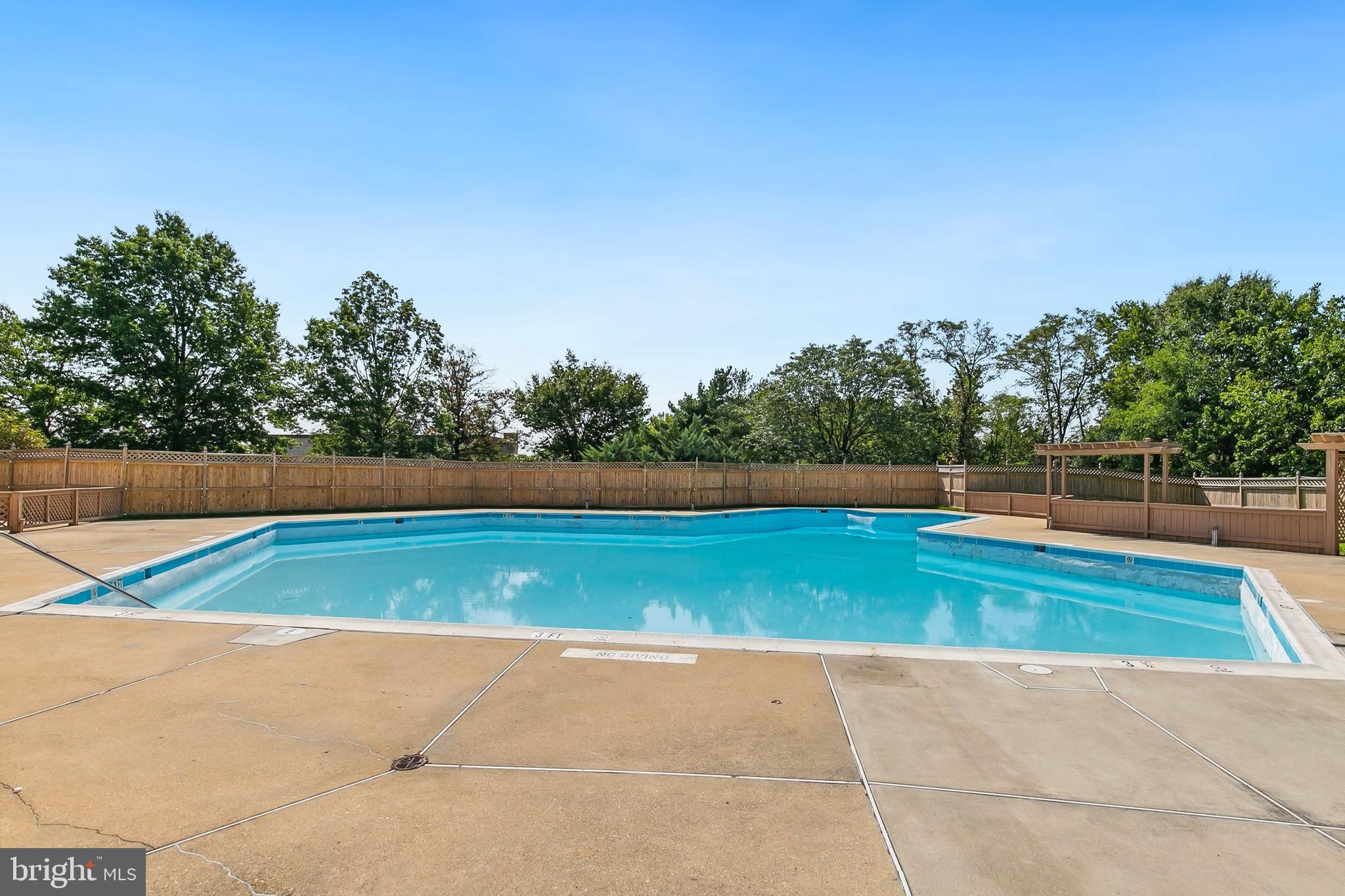 HUNTING RIDGE CONDOMINIUM - Residential