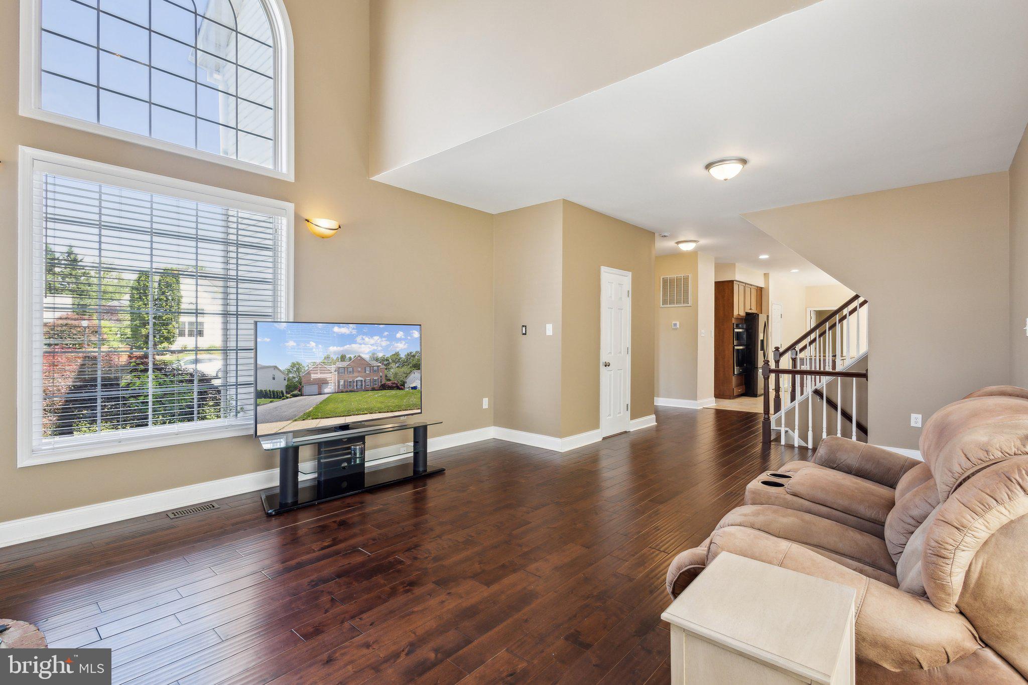9 WHITESTONE DRIVE