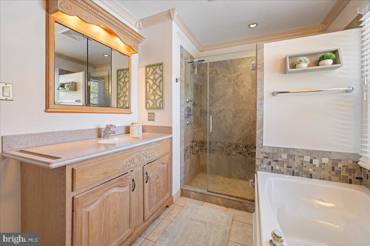 PEBBLE CREEK - Residential