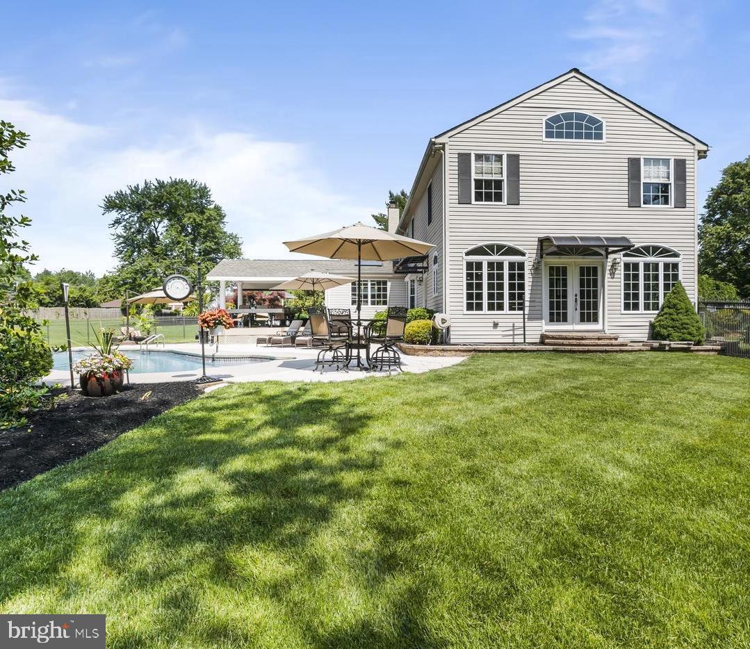 PEBBLE CREEK - Residential