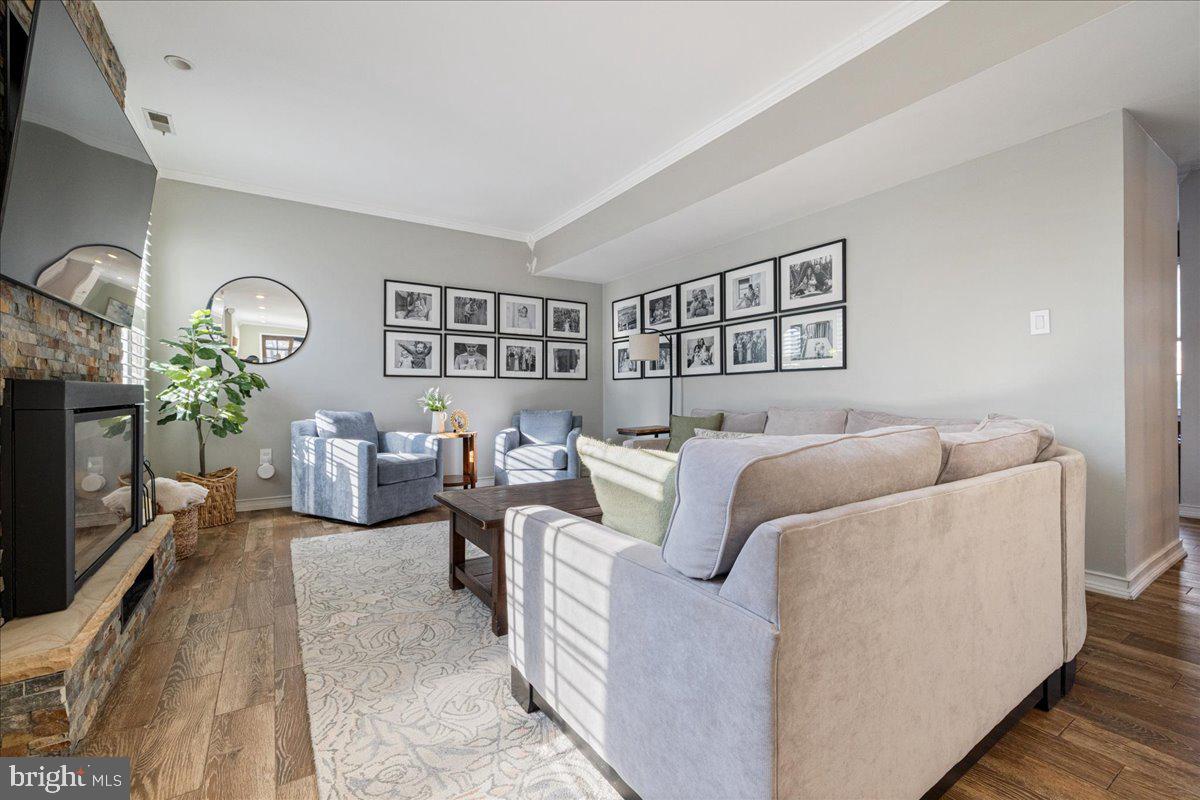 PEBBLE CREEK - Residential