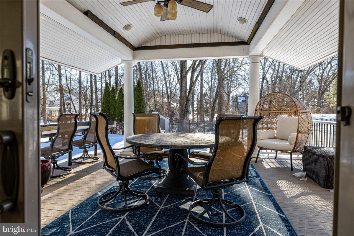 PEBBLE CREEK - Residential