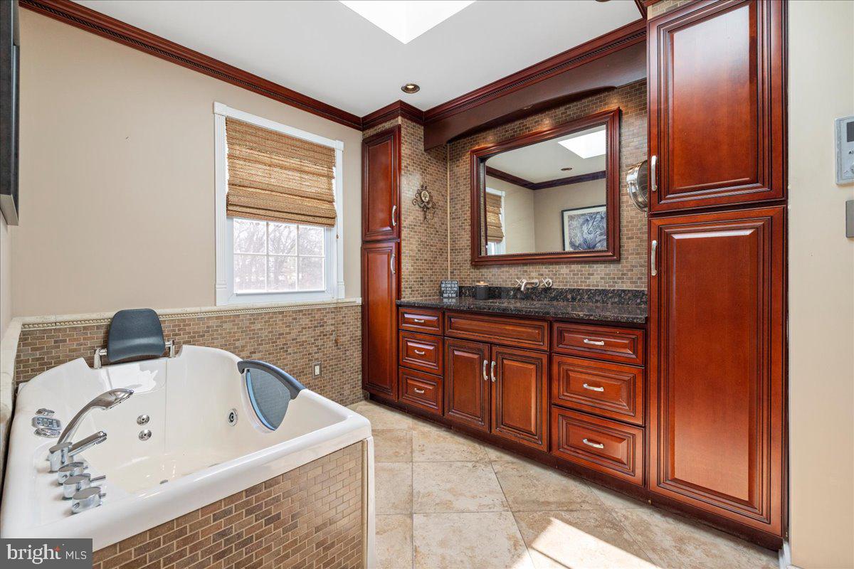 PEBBLE CREEK - Residential