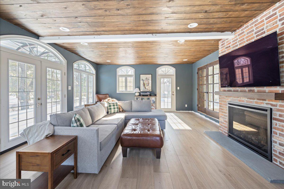 PEBBLE CREEK - Residential