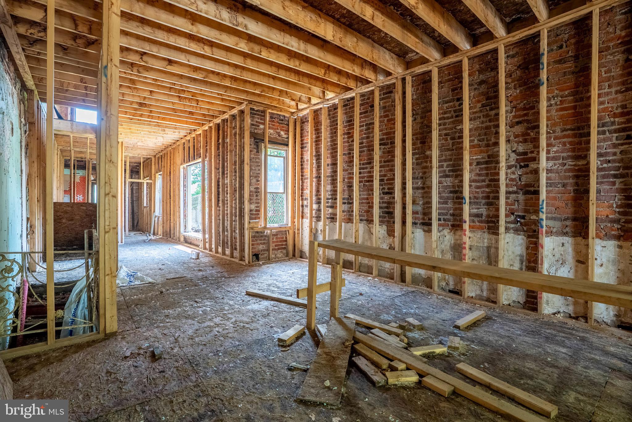 POINT BREEZE - Residential Income