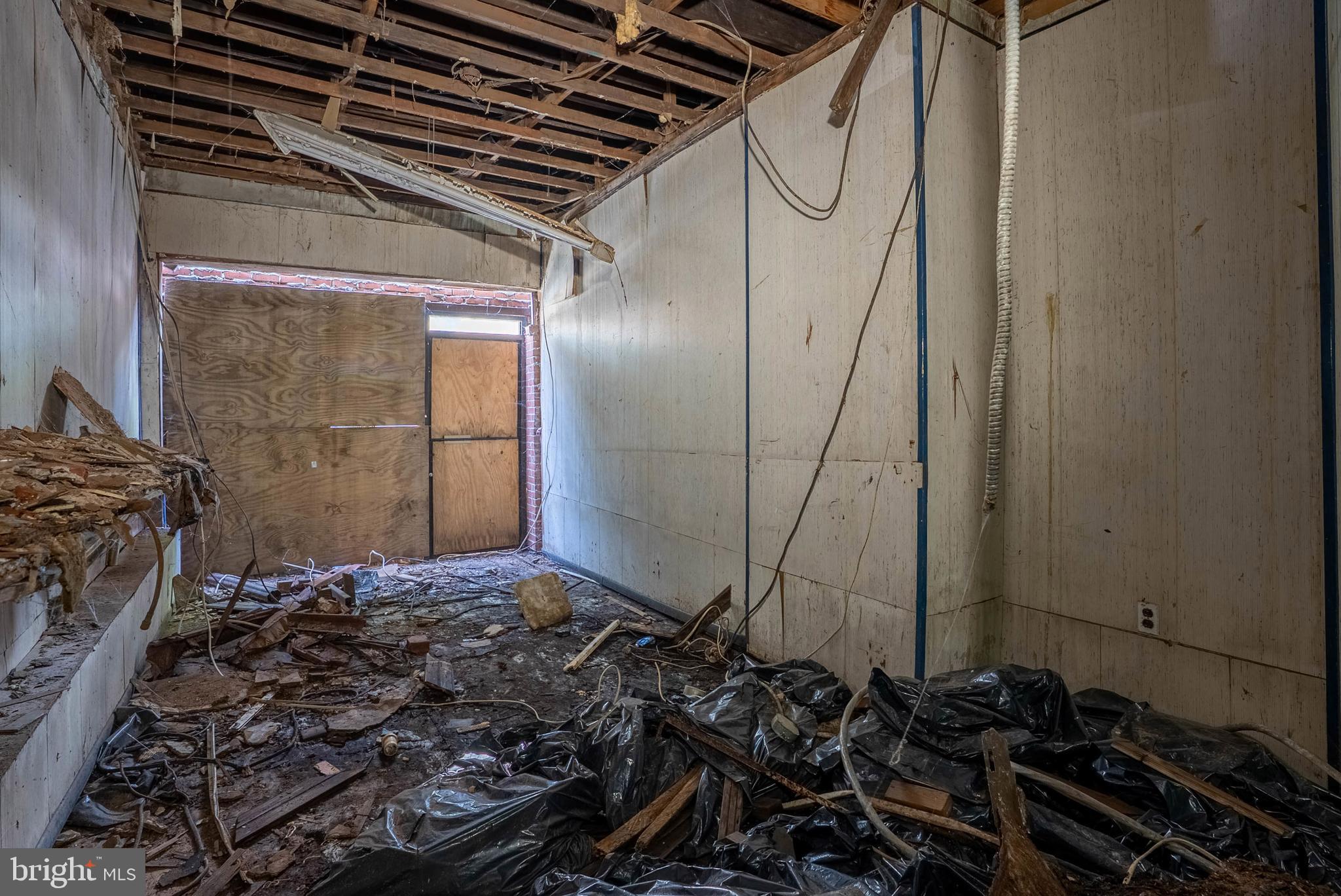 POINT BREEZE - Residential Income