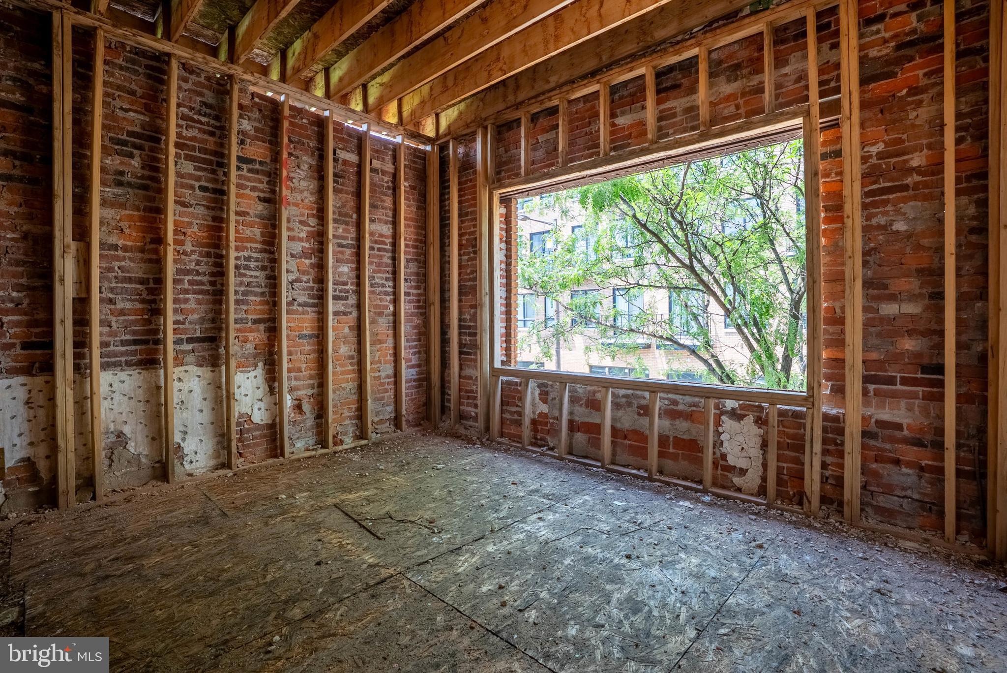 POINT BREEZE - Residential Income