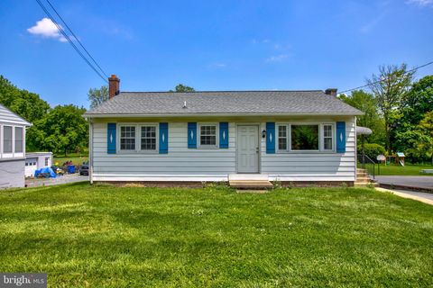 Photo of 35 Strasburg Pike, LANCASTER, PA 17602 (MLS # PALA2078994)