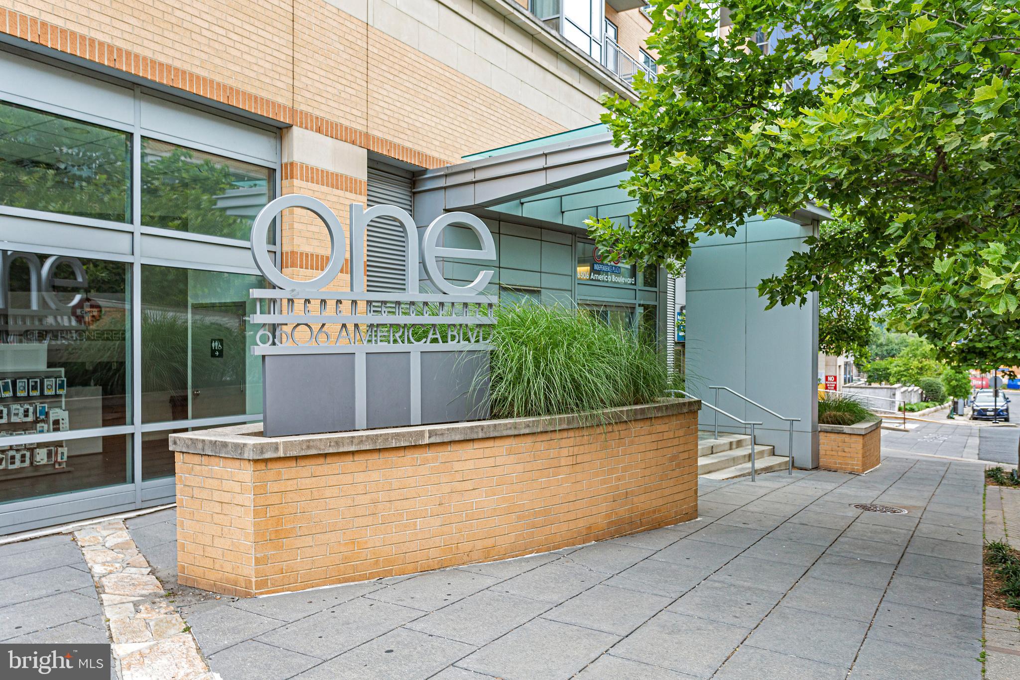 ONE INDEPENDENCE PLAZA A - Residential