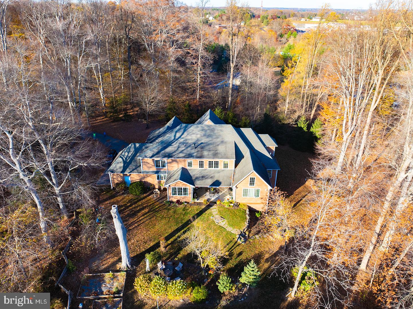 586 CORRINE ROAD
