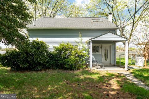 802 CREEK ROAD ESSEX MD 21221