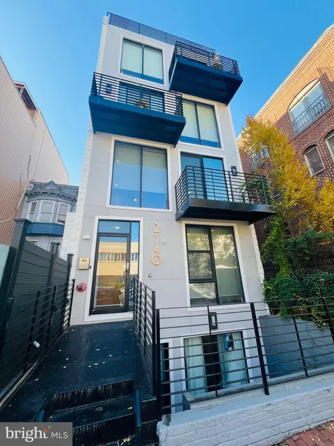 MLS: DCDC2172212
