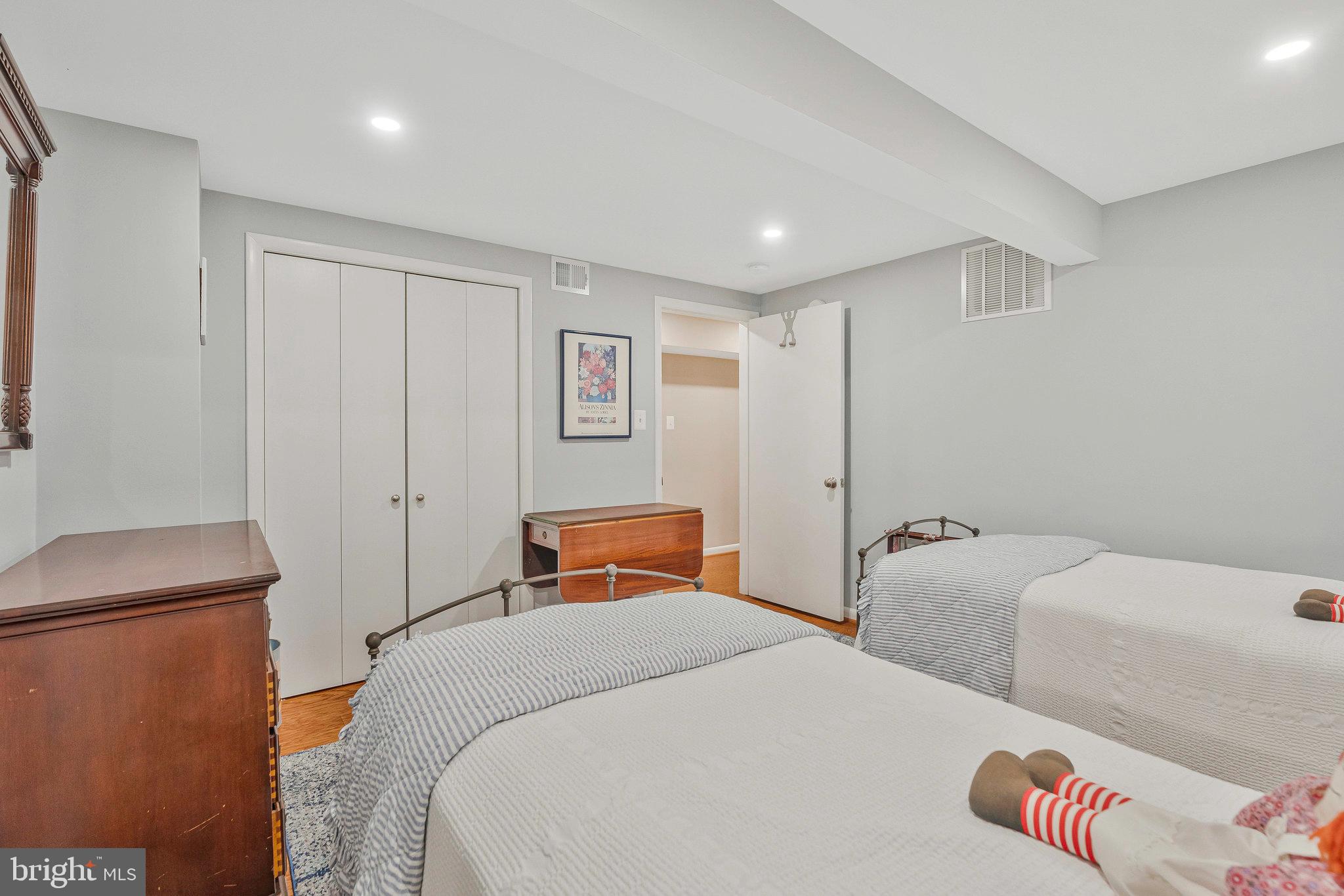 CHESTERBROOK WOODS - Residential