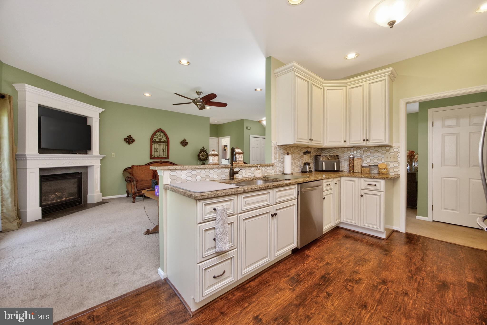 SUNSET RIDGE - Residential