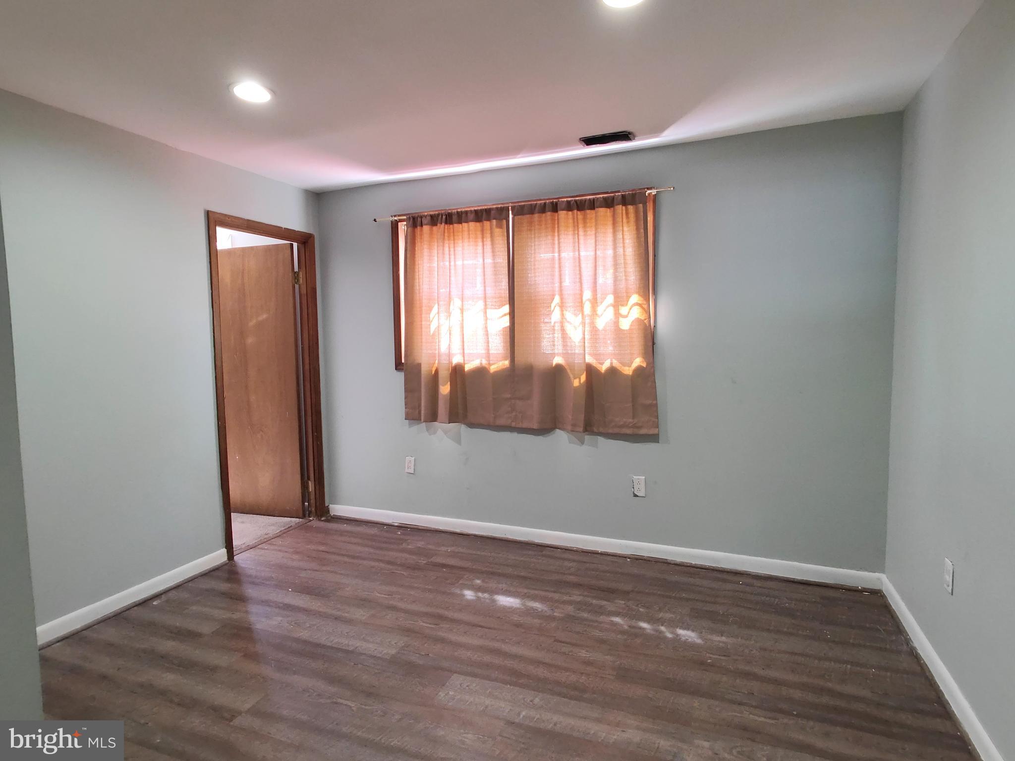 GOLDEN BEACH - Residential