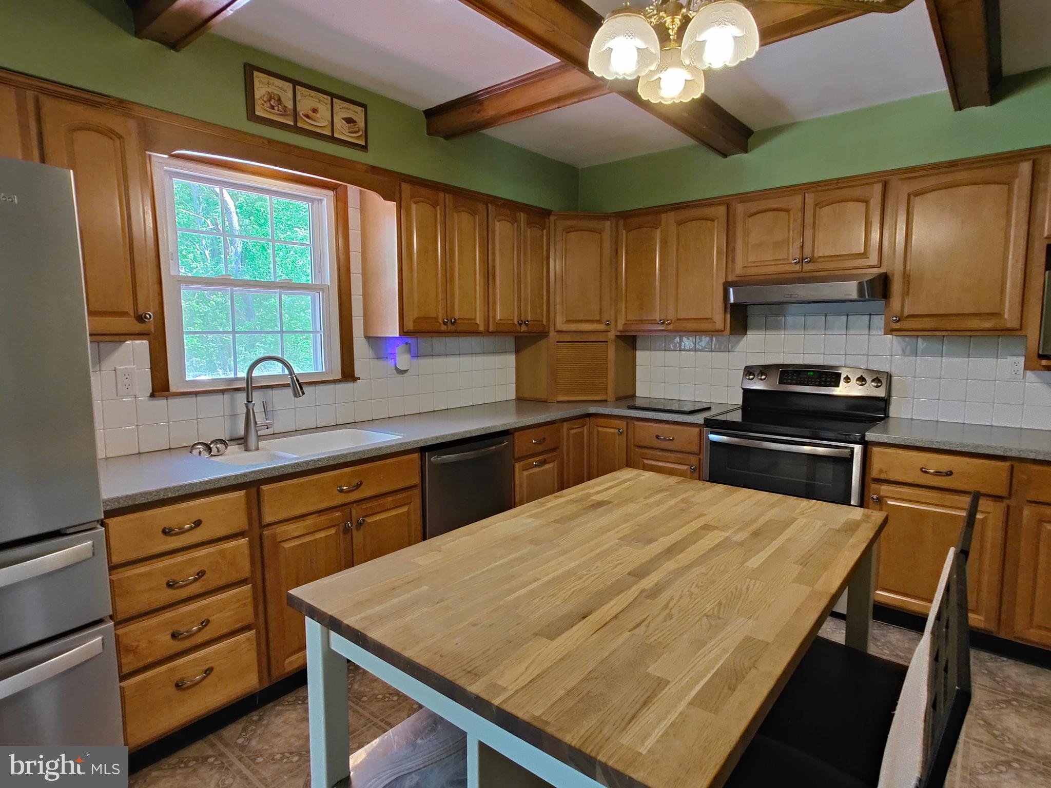 GOLDEN BEACH - Residential